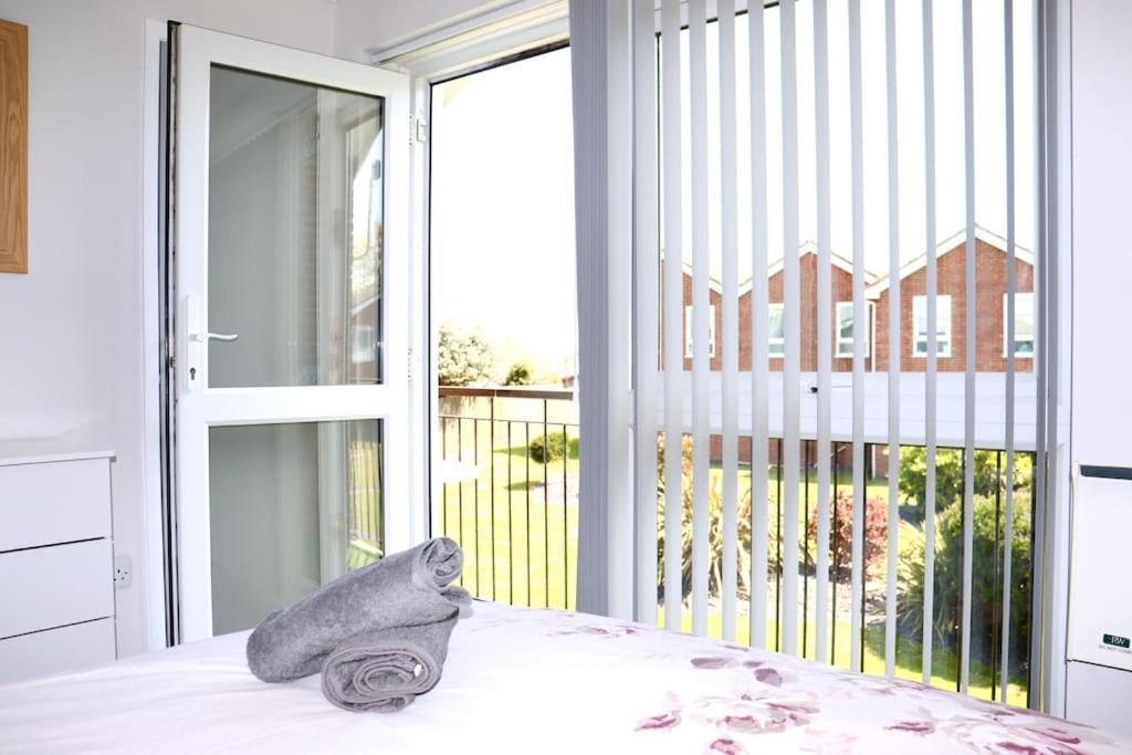 Villa Corton Retreats At Waterside Park Exterior foto