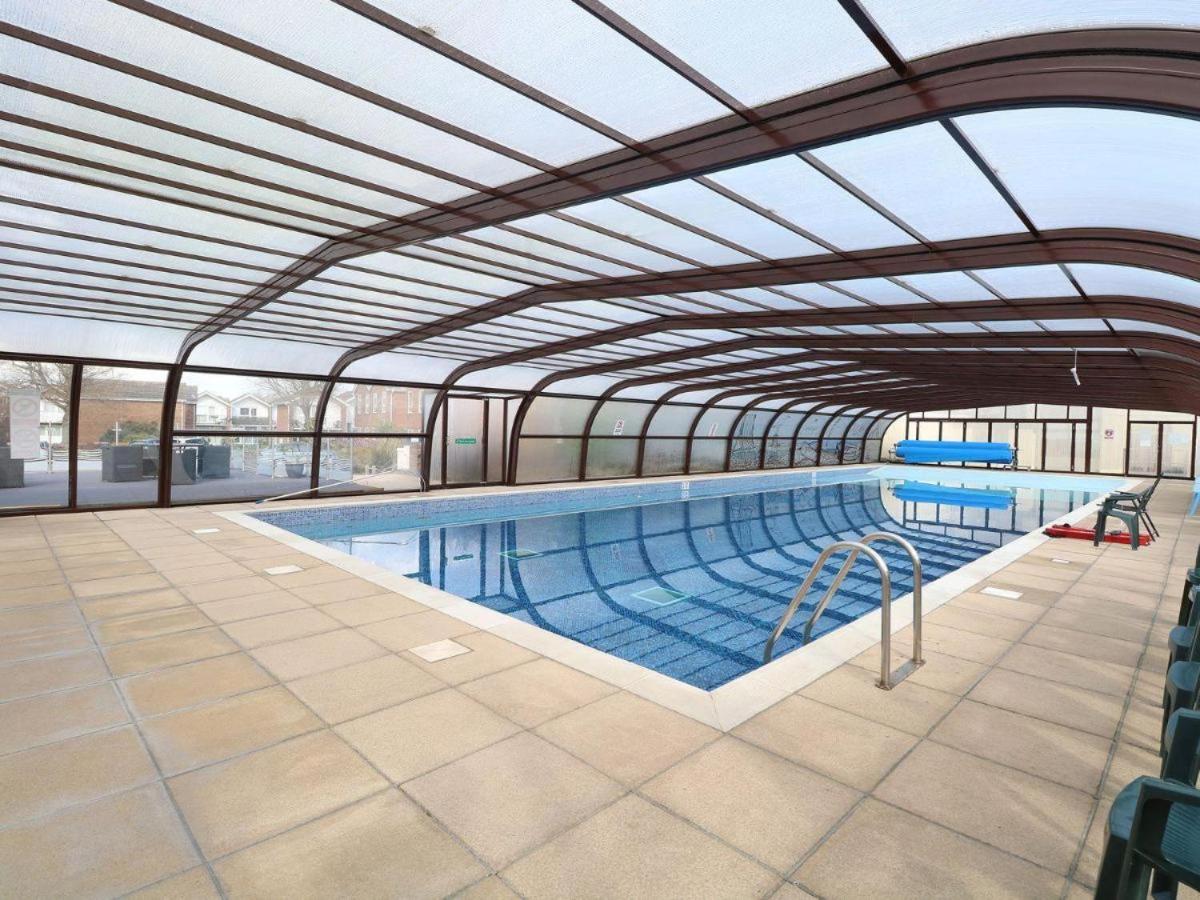 Villa Corton Retreats At Waterside Park Exterior foto